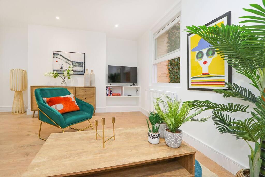 The London Secret, 1 Bed Flat With Patio - Zone 2 Daire Dış mekan fotoğraf