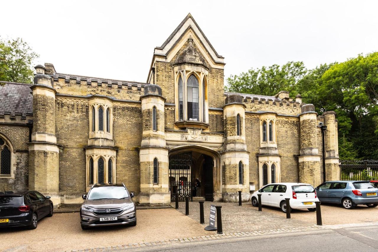 The London Secret, 1 Bed Flat With Patio - Zone 2 Daire Dış mekan fotoğraf